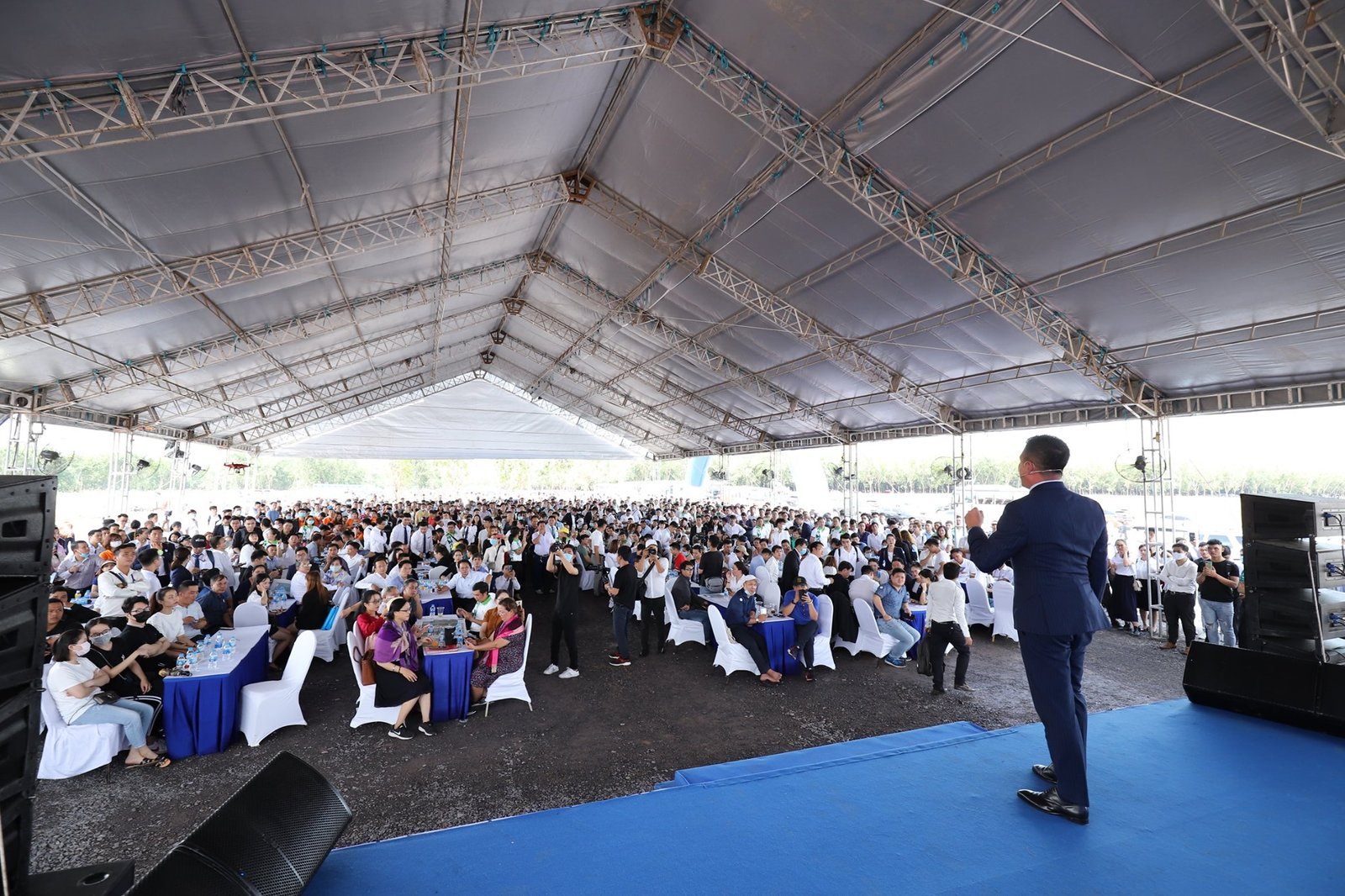 Gem Sky World long thành